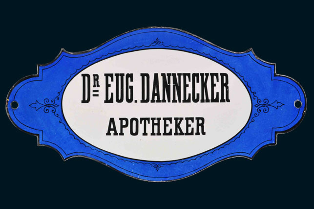 Dr. Eug. Dannecker Apotheker 